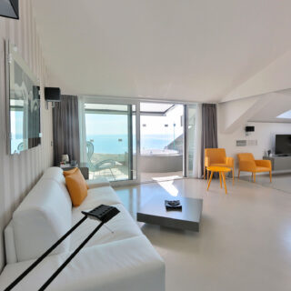 Attico suite divano