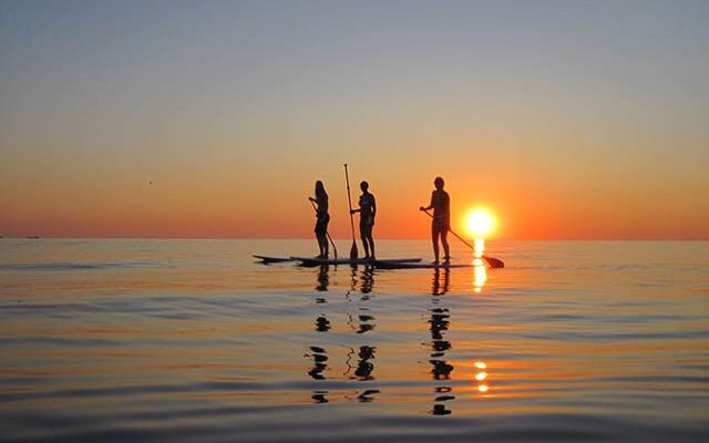 Canoe in mare
